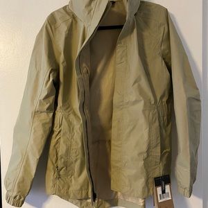 NWT Northface Resolve Jacket, size M
